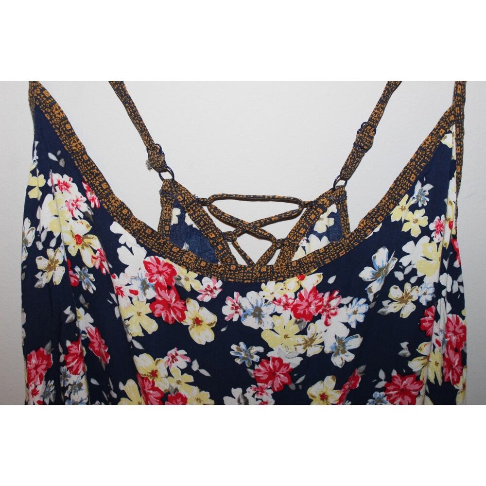 ✨2/$20 Torrid Lace Back Cami Top Navy Blue Multi-Colored Floral Plus Size 5 5X - Picture 6 of 16